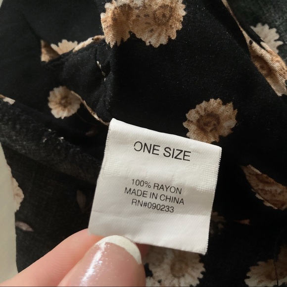 Brandy Melville Lynette Dress - Picture 6 of 7